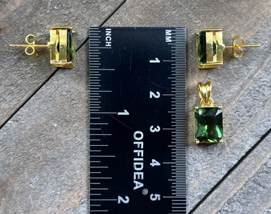 MOLDAVITE Jewelry Set - Czech Republic - 18k Gold Faceted Pendant with Matching Stud Earrings and a Certificate of Authenticity, 53936-Throwin Stones