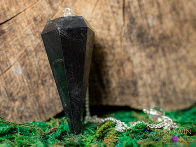 SHUNGITE Crystal Pendulum, QUARTZ Bead - Divination, Metaphysical, Healing Crystals and Stones, E1822-Throwin Stones