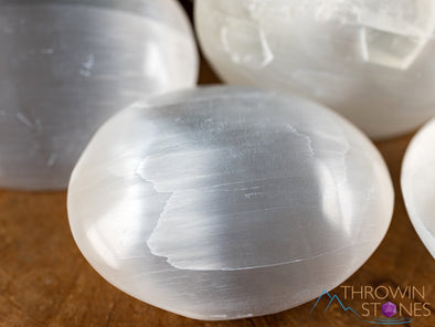 White Selenite Palm Stone Worry Stone, For Healings at ₹ 2500/kg in Khambhat White Selenite Palm Stone Worry Stone, For Healings at ₹ 2500/kg in Khambhat